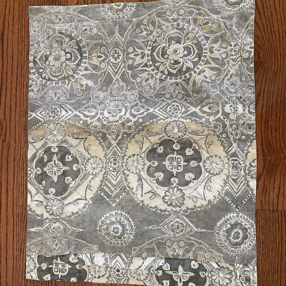 SET Pottery Barn Jacqueline Standard Pillow Case Bed Shams 30 x 24 Grey EUC - Picture 2 of 5